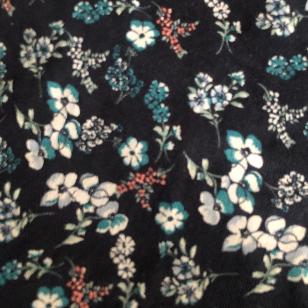 GAP slim city crop khakis - Picture 3 of 3